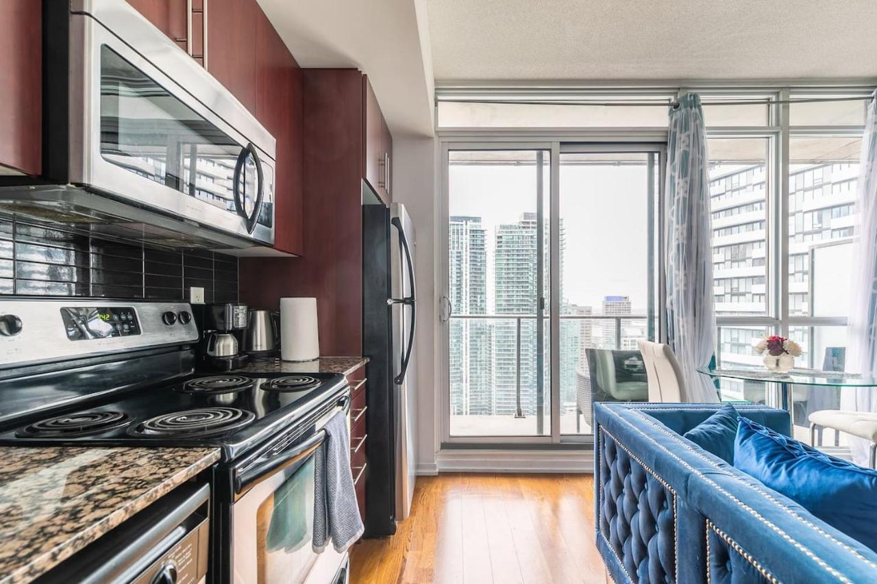 Gorgeous 1Br W/Parking Across The Scotiabank Arena Appartement Toronto Buitenkant foto