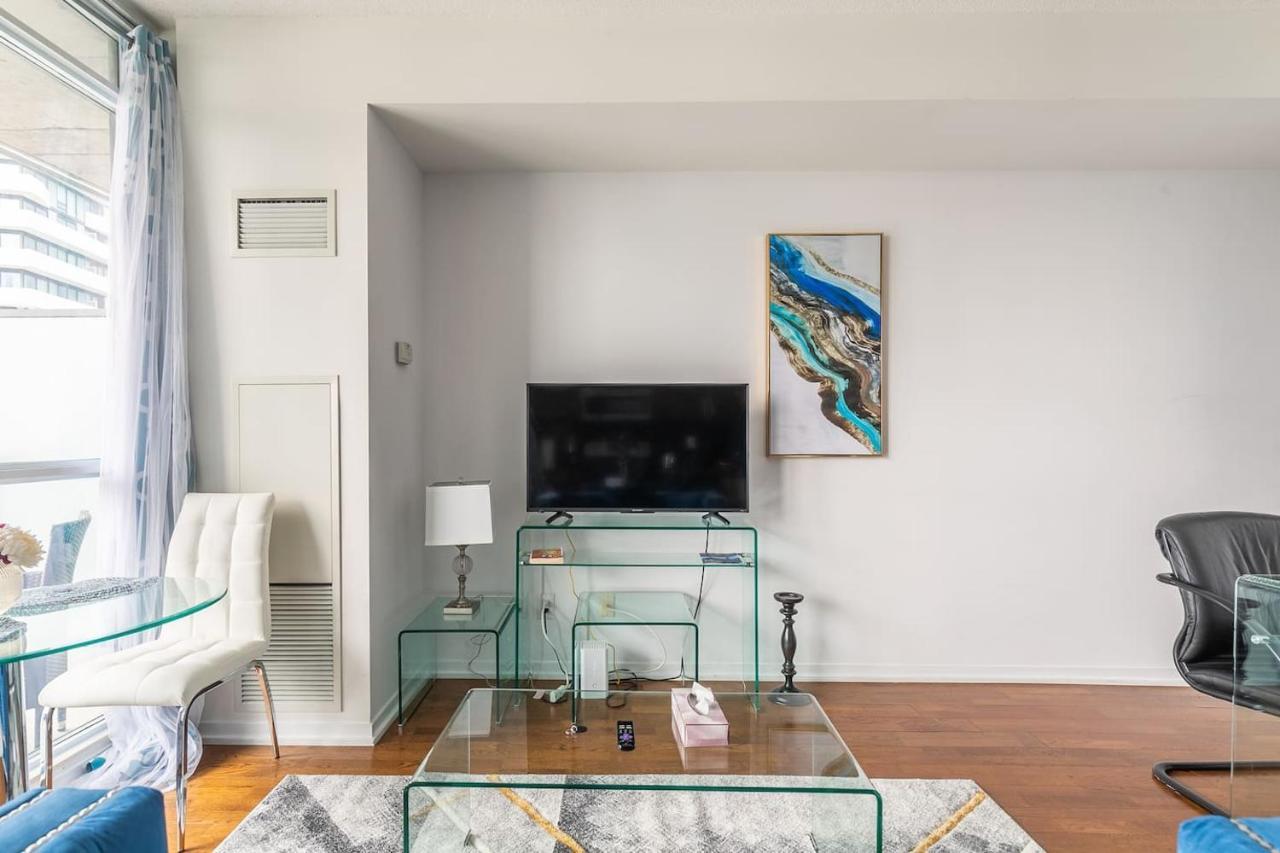 Gorgeous 1Br W/Parking Across The Scotiabank Arena Appartement Toronto Buitenkant foto